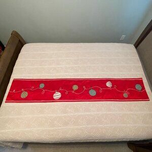 STAR OF WONDER Christmas/Holiday Table Runner